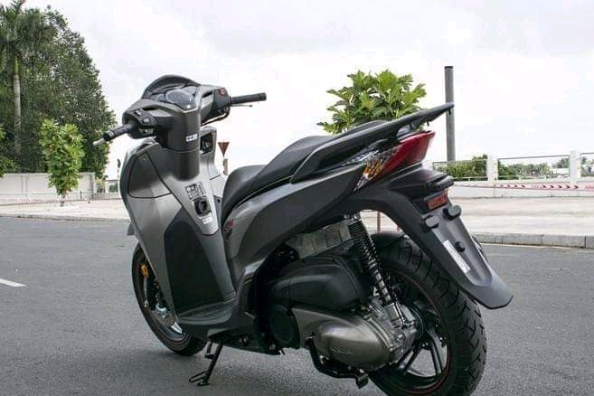 Honda SH 300i nhập khẩu 2019
