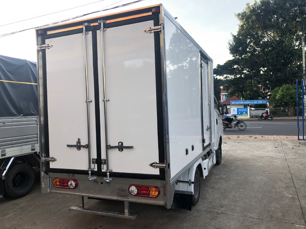 Giá xe tải Hyundai H150 thùng kín composite, hỗ trợ trả góp 80% LS thấp