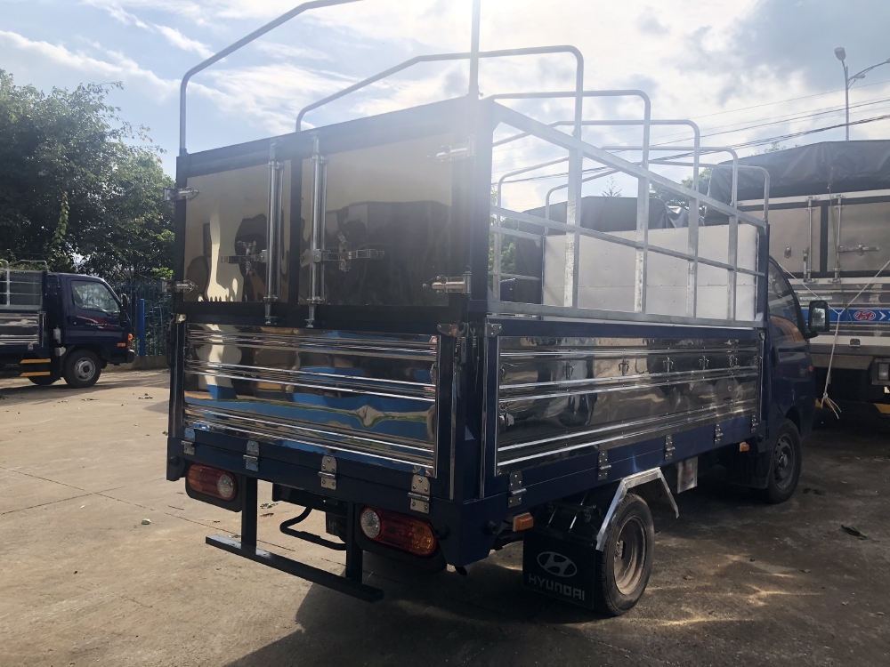 Báo giá xe tải Hyundai H150 thùng mui bạt, hỗ trợ trả góp 80% LS thấp