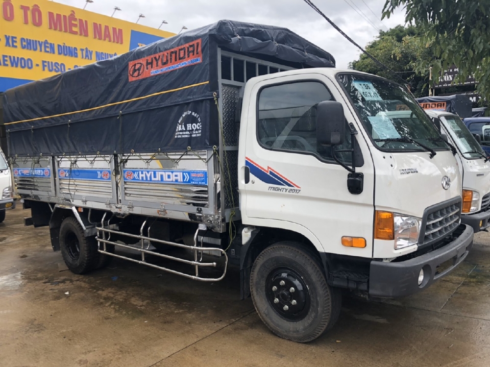 Báo giá xe tải Hyundai Mighty 2017 thùng mui bạt tải trọng 8 tấn, hỗ trợ trả góp 80%