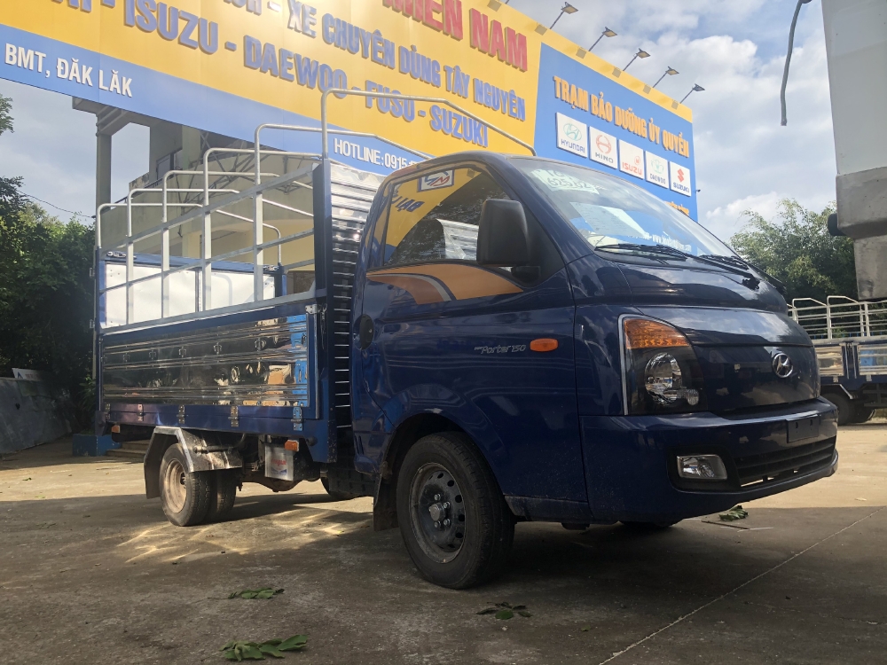 Báo giá xe tải Hyundai H150 thùng mui bạt, hỗ trợ trả góp 80% LS thấp