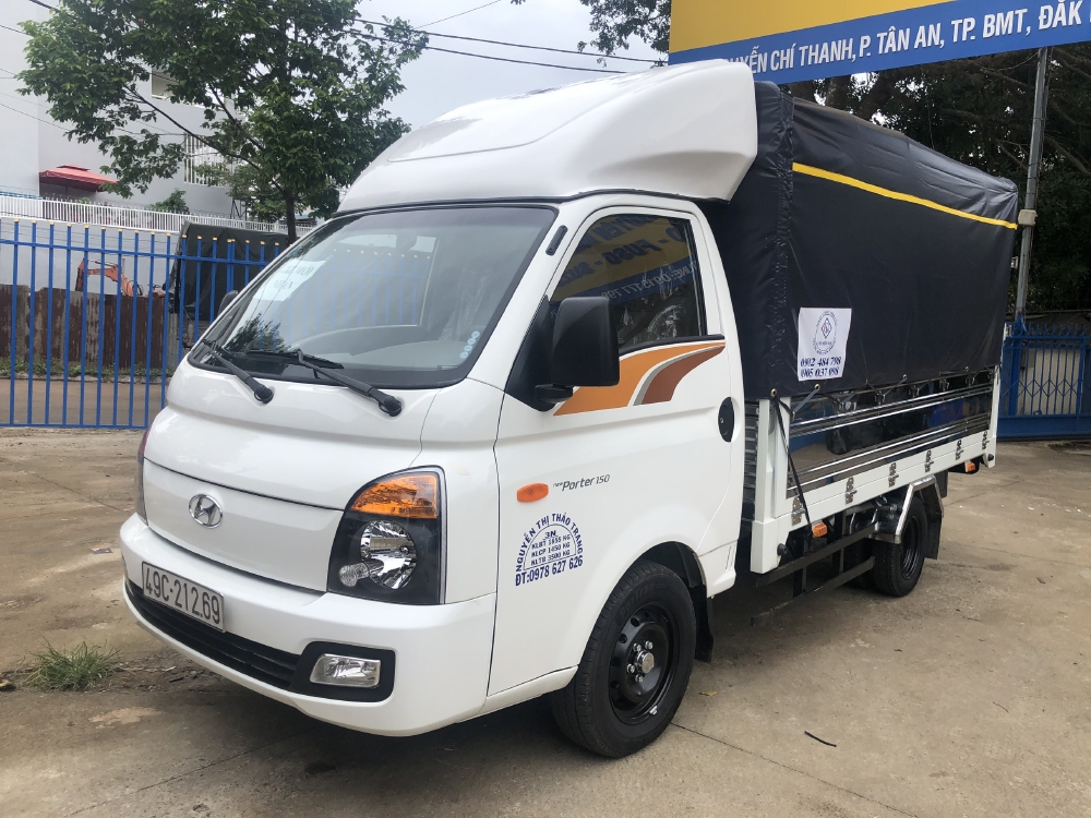 Báo giá xe tải Hyundai H150 thùng mui bạt, hỗ trợ trả góp 80% LS thấp