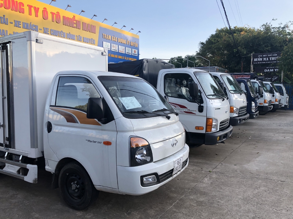 Báo giá xe tải Hyundai H150 thùng mui bạt, hỗ trợ trả góp 80% LS thấp