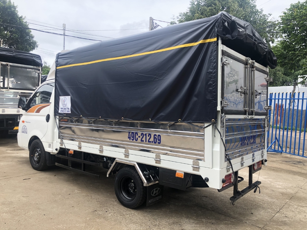 Báo giá xe tải Hyundai H150 thùng mui bạt, hỗ trợ trả góp 80% LS thấp
