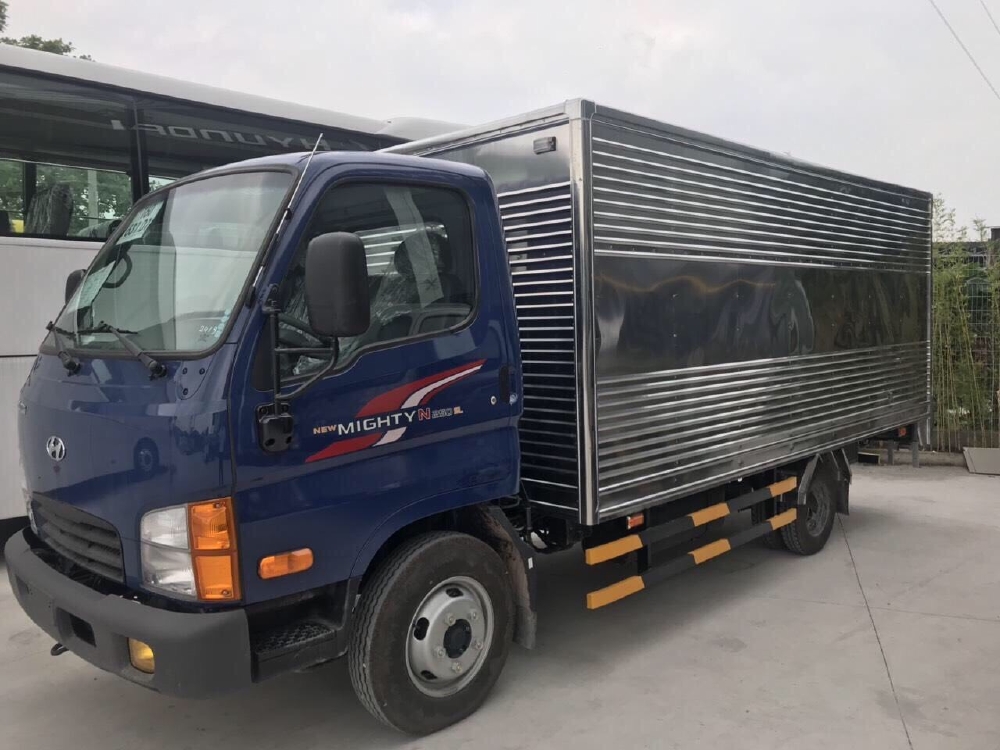 Báo giá xe tải Hyundai N250SL thùng kín, hỗ trợ trả góp 80% lãi suất thấp