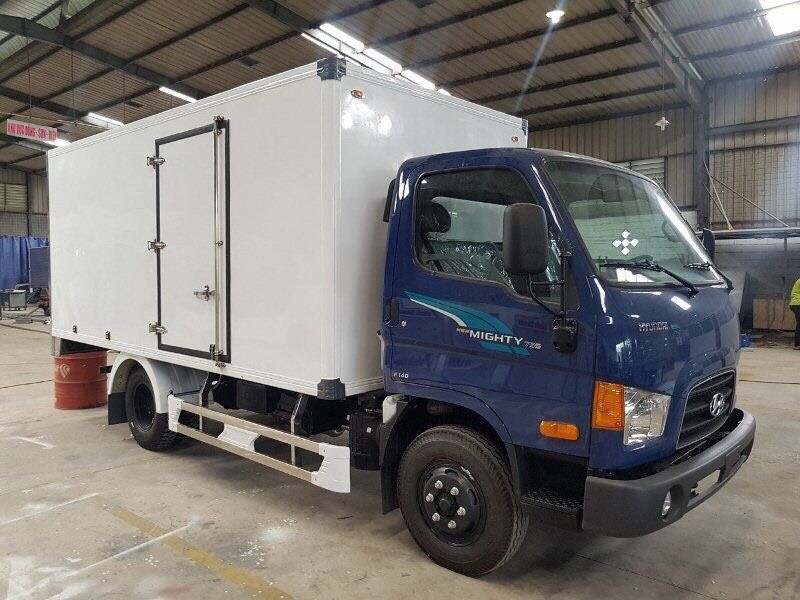 Bán xe tải Hyundai Mighty 7 tấn đủ thùng hàng, có sẵn xe, giao ngay