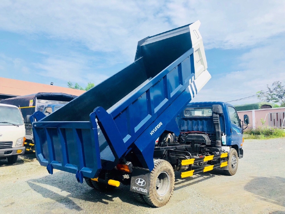 Bán xe tải Hyundai Mighty 7 tấn đủ thùng hàng, có sẵn xe, giao ngay