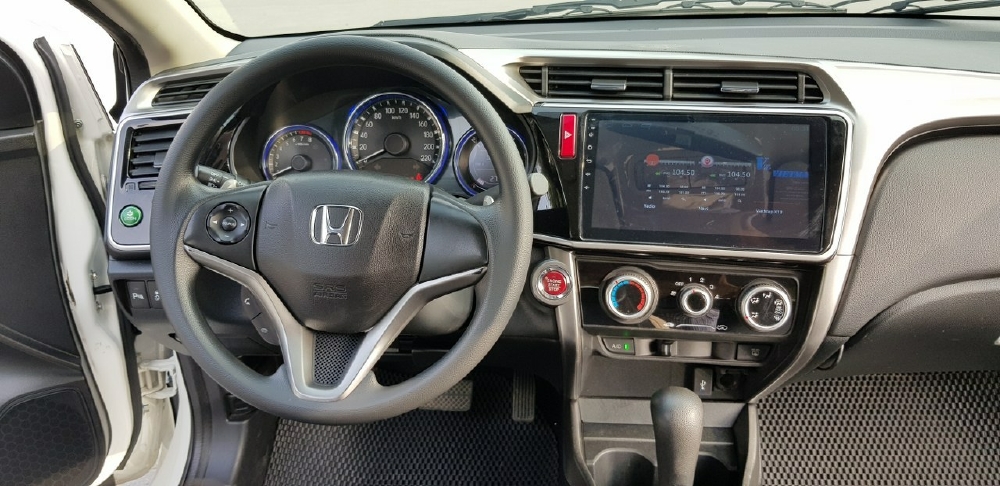 Bán Honda City 1.5AT CVT màu trắng 2016