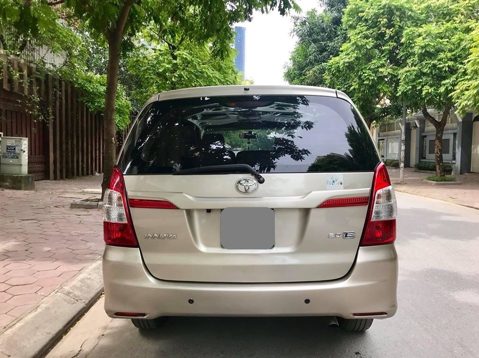 Bán Toyota Innova 2016 số sàn màu vành xe như mới