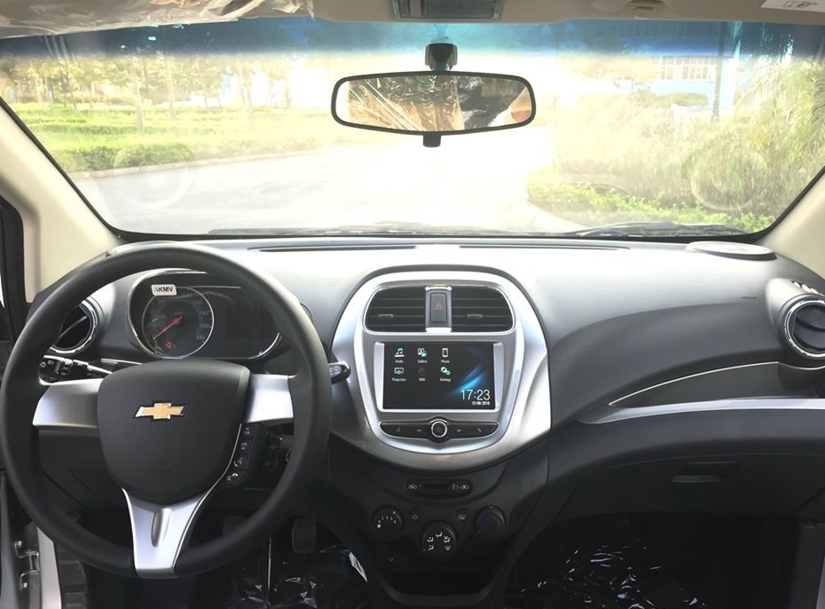 Bán Chevrolet Spark LT 2019 màu đỏ số sàn xe chính chủ đi kỹ.