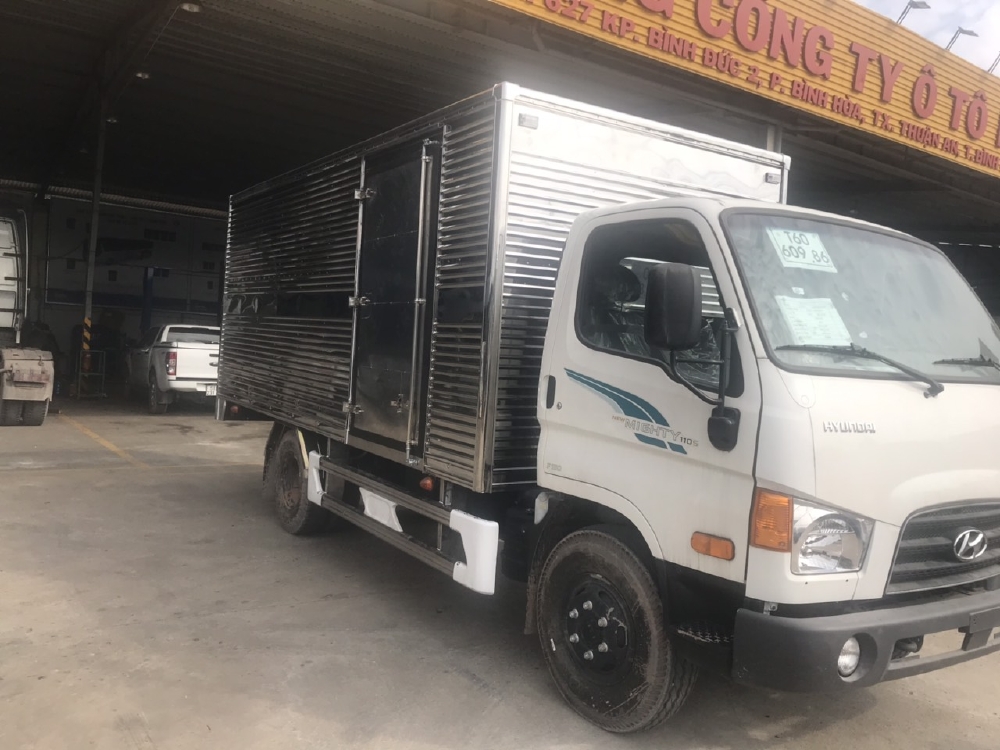 Bán xe tải Hyundai 110SP 7 tấn thùng kín, chỉ 200 triệu nhận xe ngay