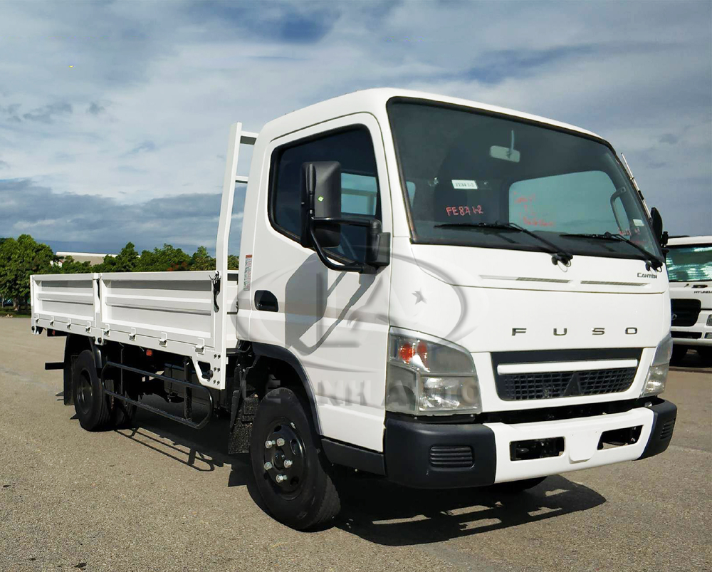 Xe tải Fuso Canter 6.5 Tảo trọng 3,5 tấn thùng 4,4m giá rẻ tại Bình Dương