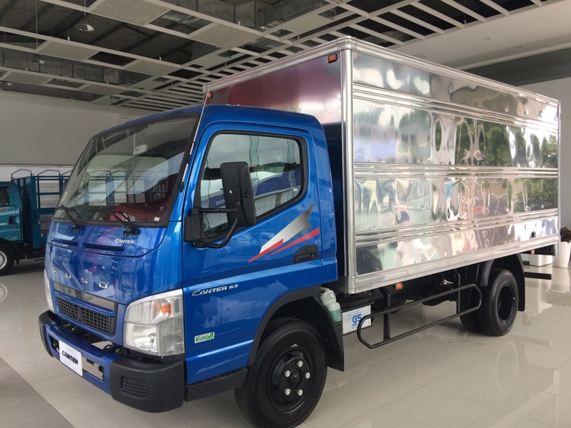 Xe tải Fuso Canter 6.5 Tảo trọng 3,5 tấn thùng 4,4m giá rẻ tại Bình Dương