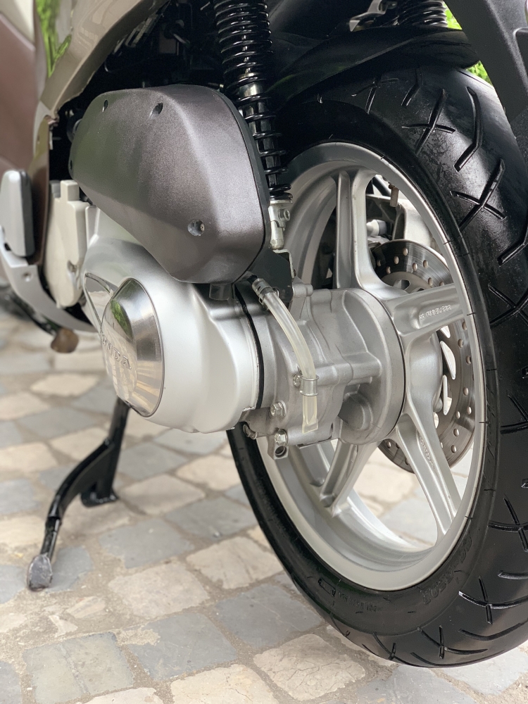 Cần bán Siêu phẩm SH Nhập 125 cuối 2012 màu Sâmpanh- Biển vip