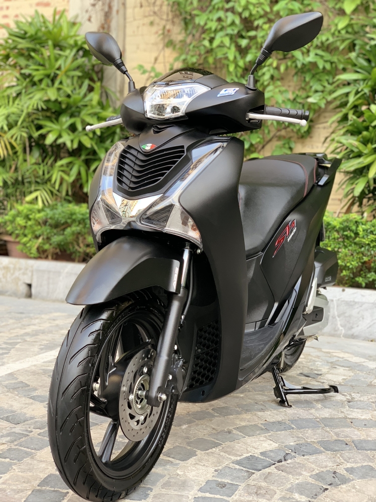 Cần bán SH Việt 150 ABS 2019 đen nhân cao cấp chạy 1000km như mới