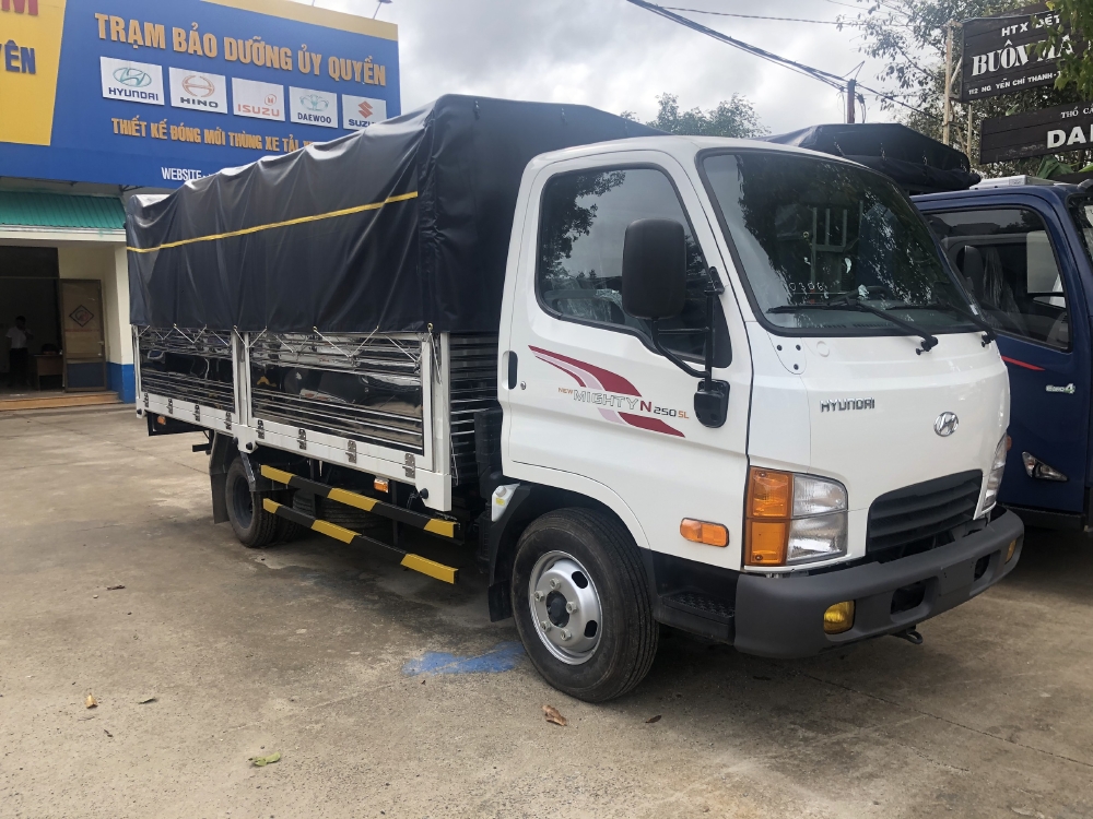 Xe tải New Mighty N250SL thùng mui bạt tiêu chuẩn, kích thước thùng dài 4M4