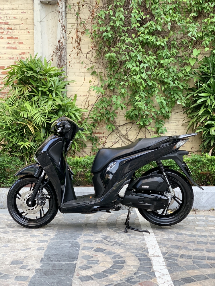 Cần bán SH Việt 150 CBS 2017 màu Đen cực đẹp