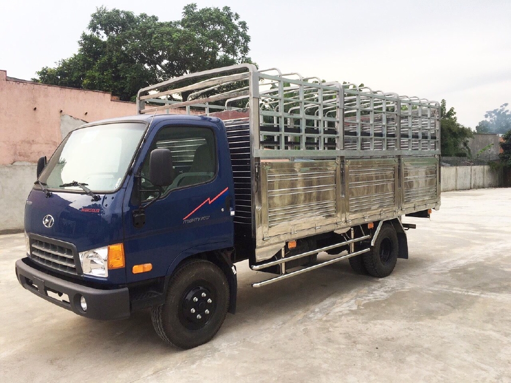 Xe tải Hyundai 8 tấn ga cơ đời 2017 thùng mui bạt inox