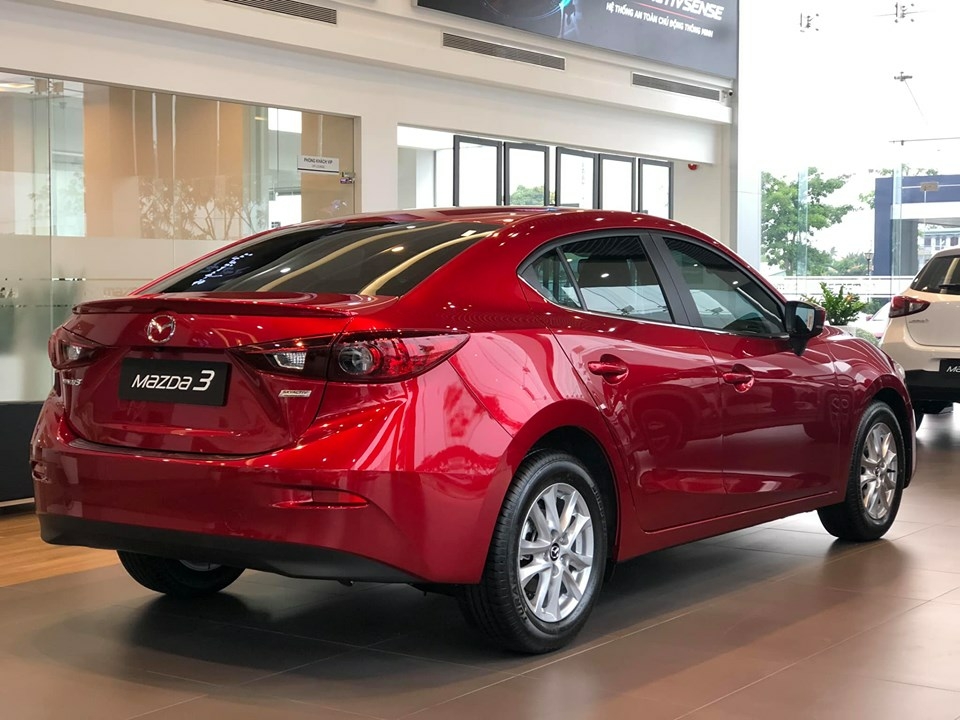 Mazda 3 sedan giảm giá cực lớn, khuyến mãi sock