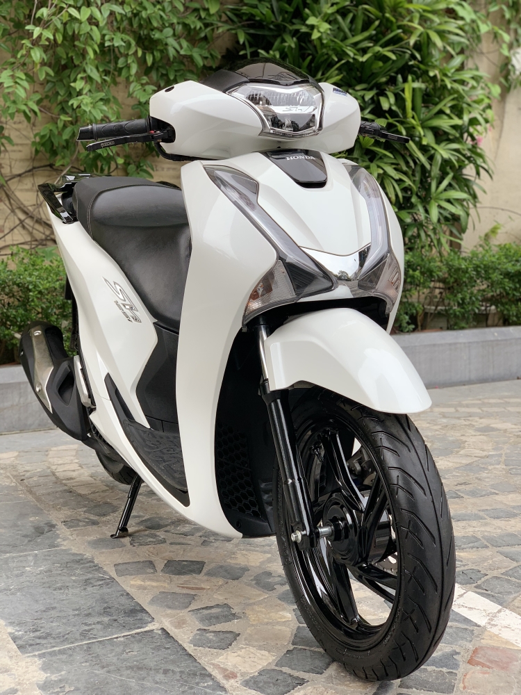 Cần bán SH Việt 125 CBS 2018 màu Trắng đẹp quá