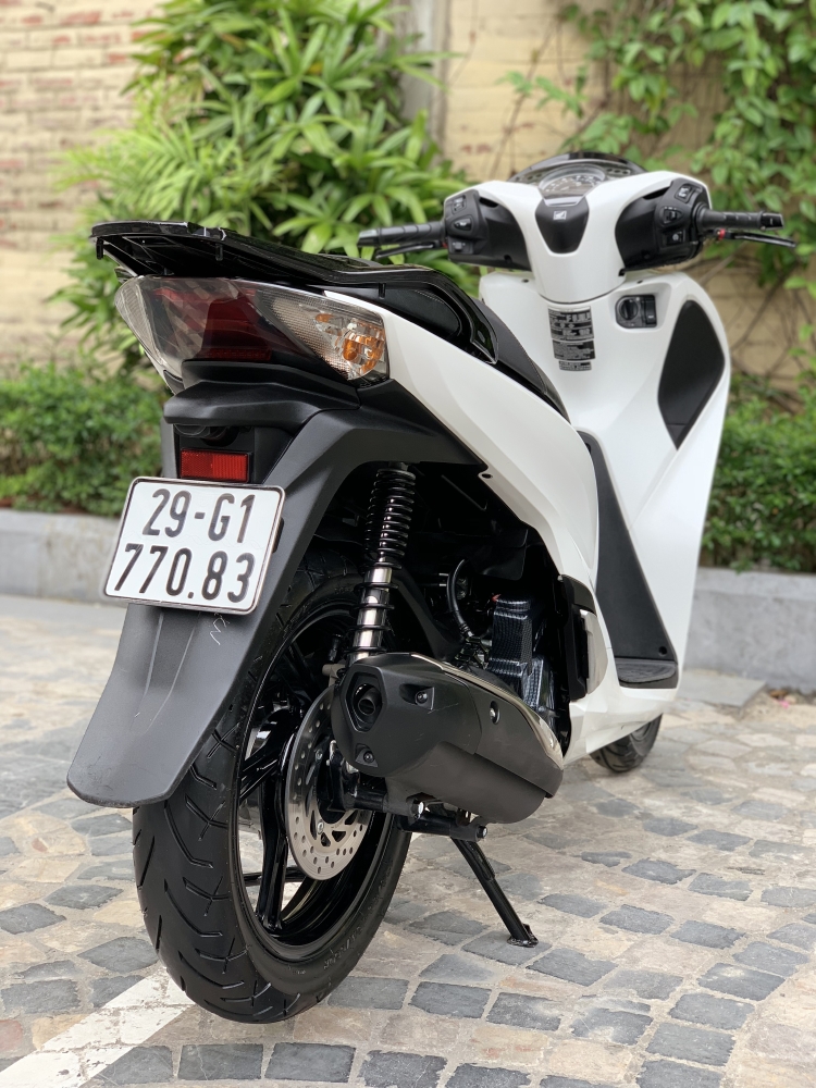 Cần bán SH Việt 125 CBS 2018 màu Trắng đẹp quá