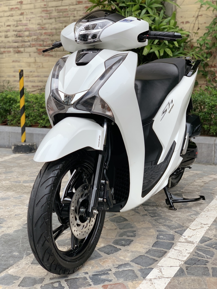 Cần bán SH Việt 125 CBS 2018 màu Trắng đẹp quá