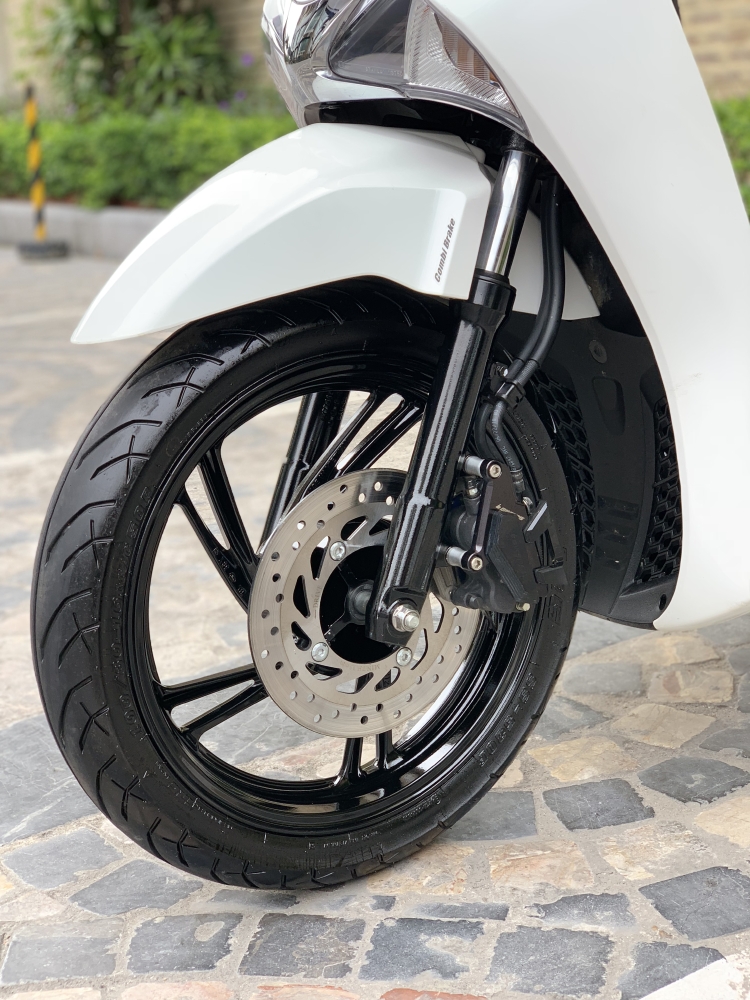 Cần bán SH Việt 125 CBS 2018 màu Trắng đẹp quá