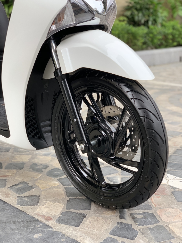 Cần bán SH Việt 125 CBS 2018 màu Trắng đẹp quá