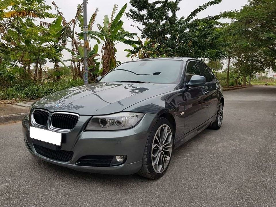 Gia đình cần bán xe Bmw 320i