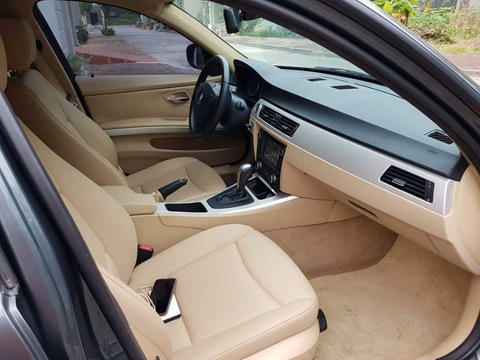 Gia đình cần bán xe Bmw 320i