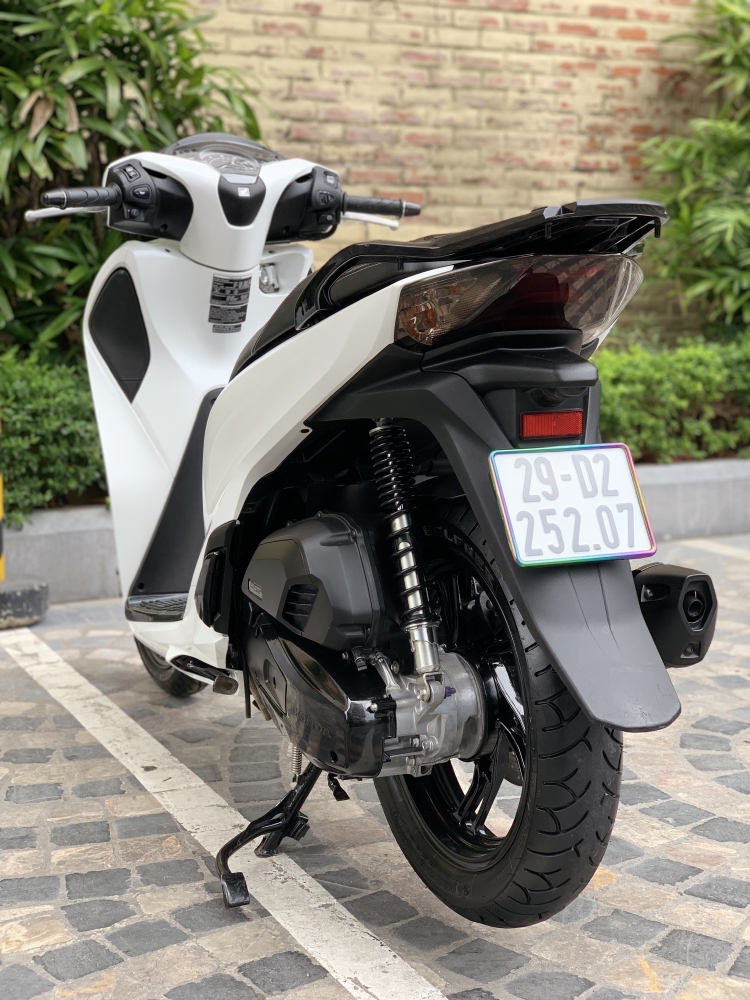 Cần bán SH Việt 150 ABS 2018 màu Trắng -Biển phố Vip