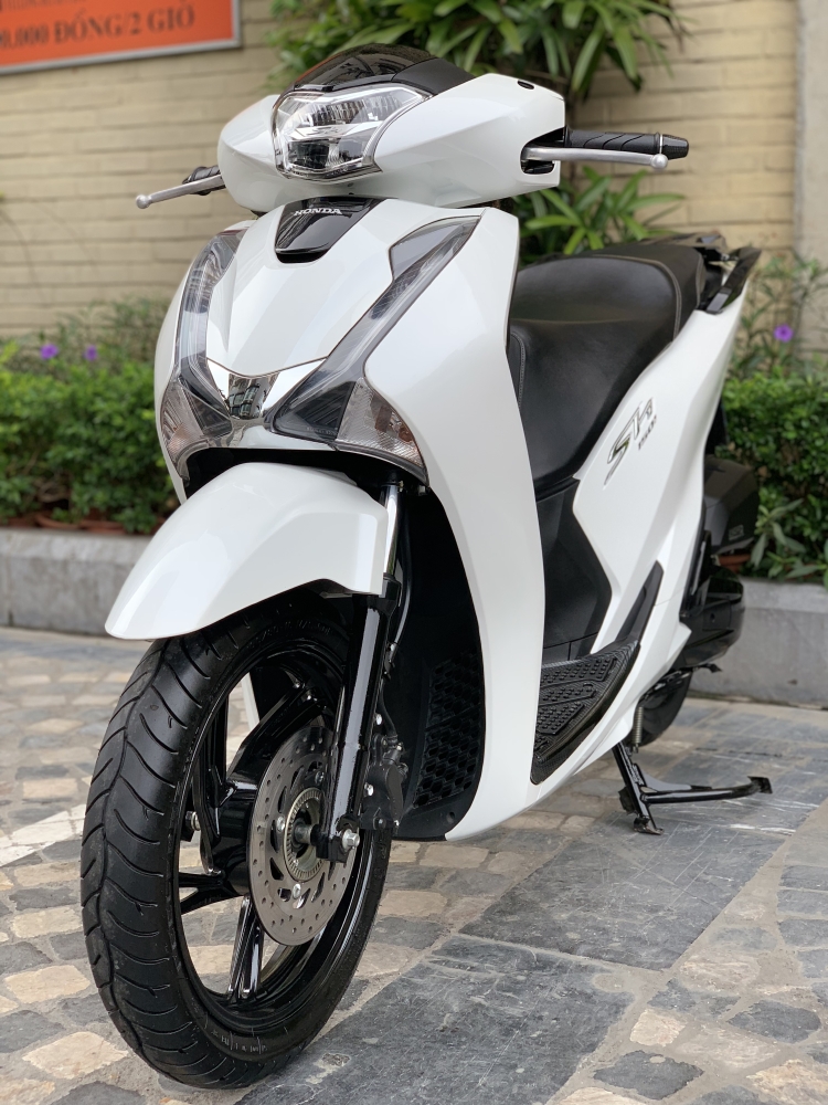 Cần bán SH Việt 150 ABS 2018 màu Trắng -Biển phố Vip
