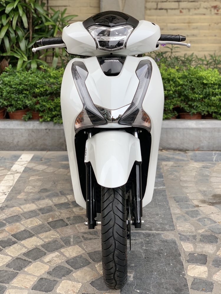Cần bán SH Việt 150 ABS 2018 màu Trắng -Biển phố Vip