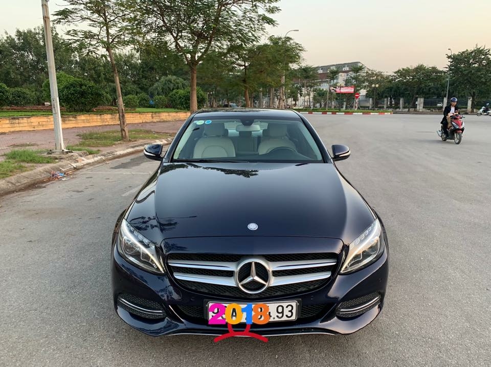 Cần bán xe Mercedes Benz C200 xanh cavansite 2015