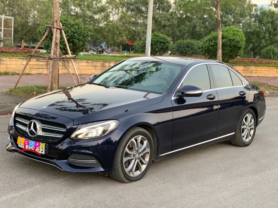 Cần bán xe Mercedes Benz C200 xanh cavansite 2015