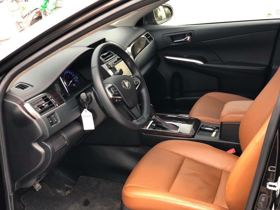 Bán xe Toyota Camry 2.5Q sản xuất 2018