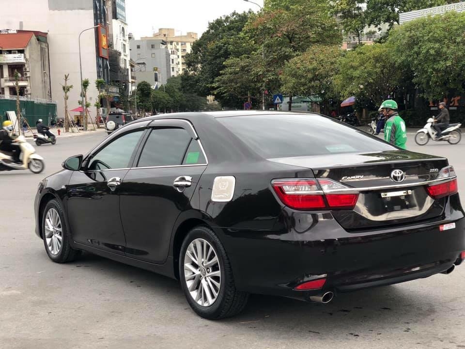 Bán xe Toyota Camry 2.5Q sản xuất 2018