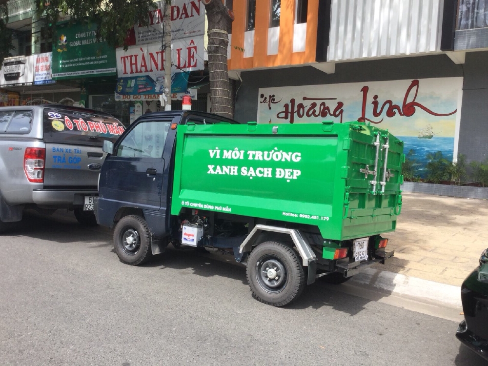Xe ben chở rác suzuki 500kg thùng 2 khối vào hẽm
