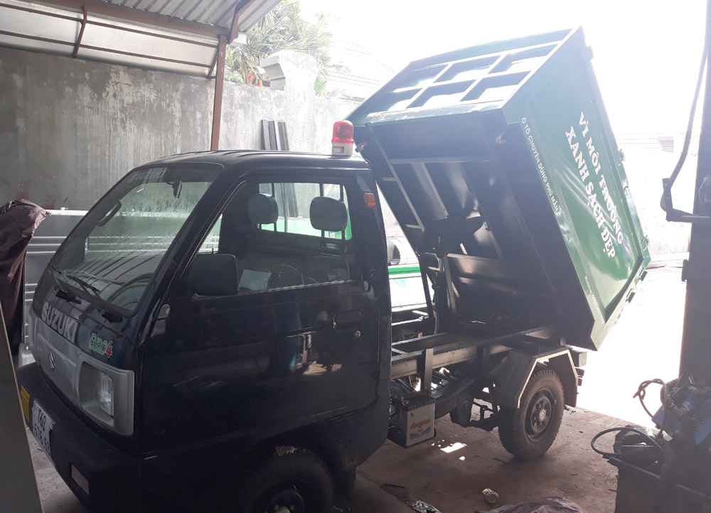 Xe ben chở rác suzuki 500kg thùng 2 khối vào hẽm