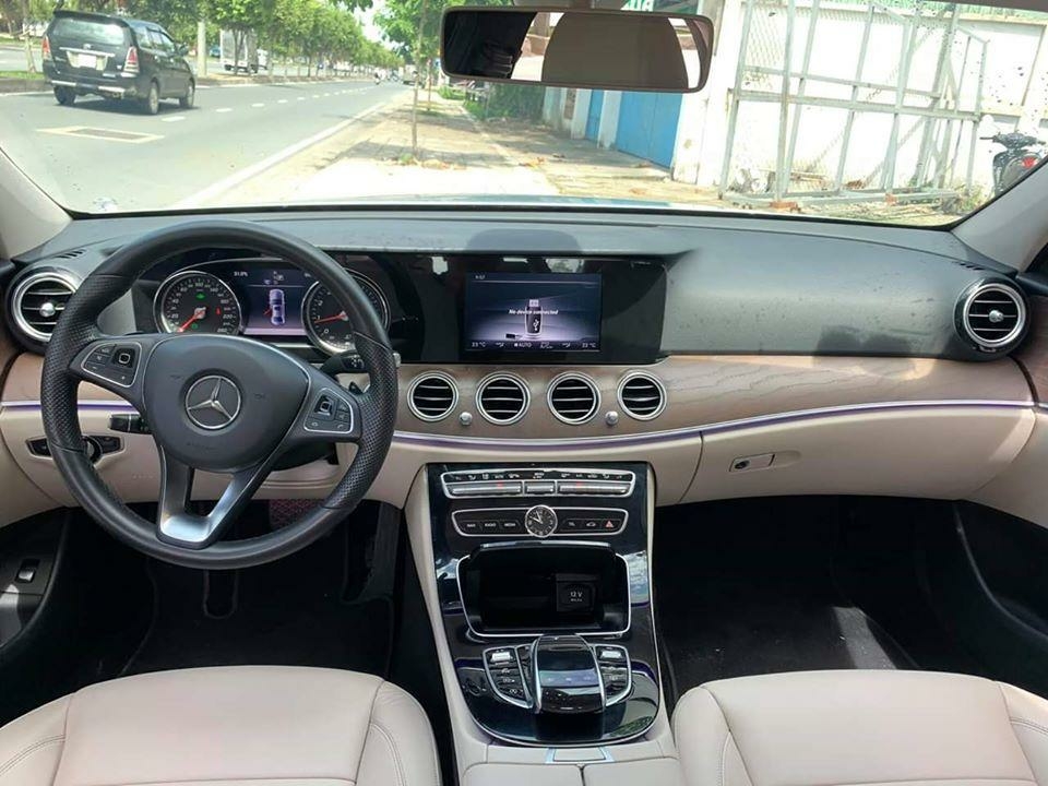 Bán Mercedes E200 Xanh ngọc Full option 2017