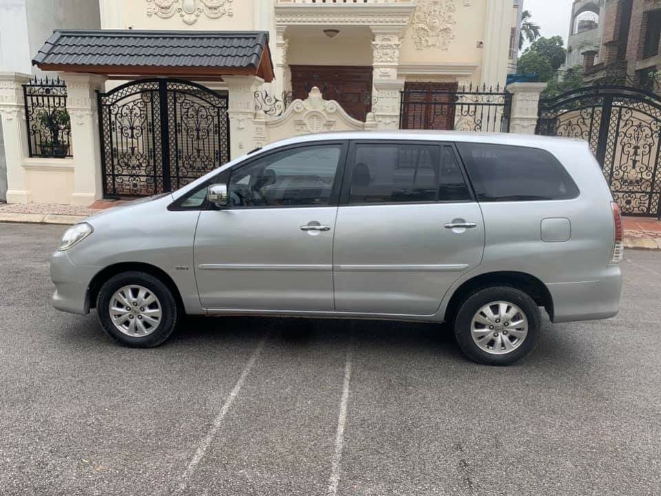 Bán Toyota Innova V đời 2011