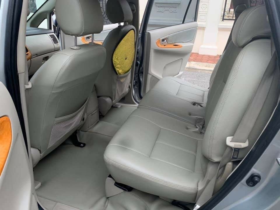 Bán Toyota Innova V đời 2011