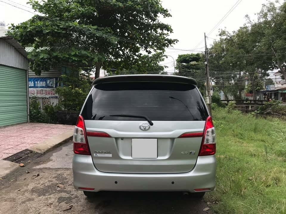 Cần bán Toyota Innova sản xuất 2015