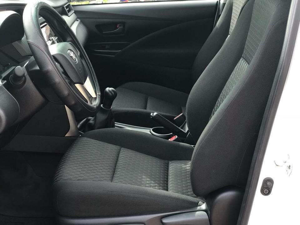 Bán Toyota Innova  màu Trắng 2018