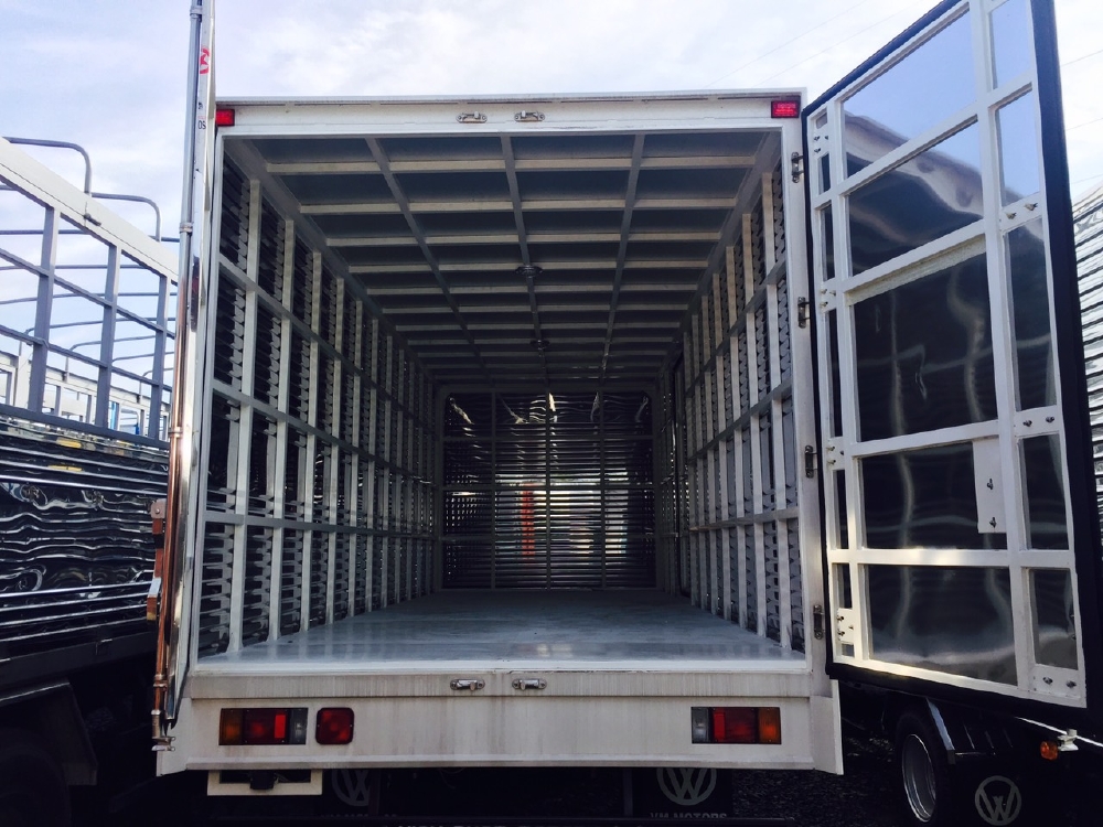 xe tải 1 tấn 9 ISUZU thùng dài 6 mét 2  xe vào thành phố giá hot