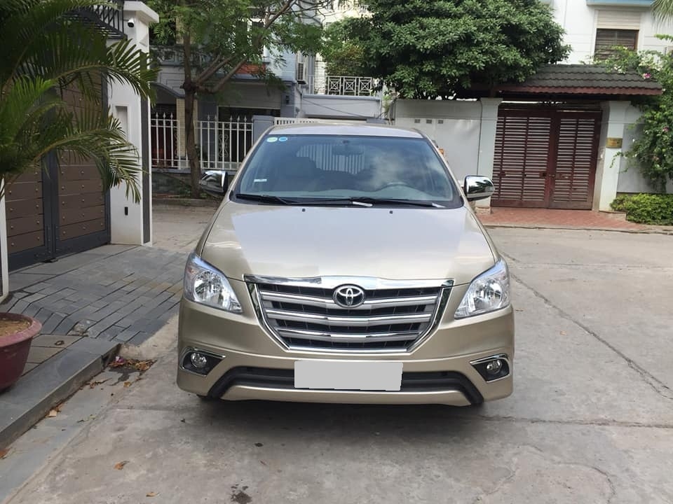 Gia đình bán Toyota Innova 2015