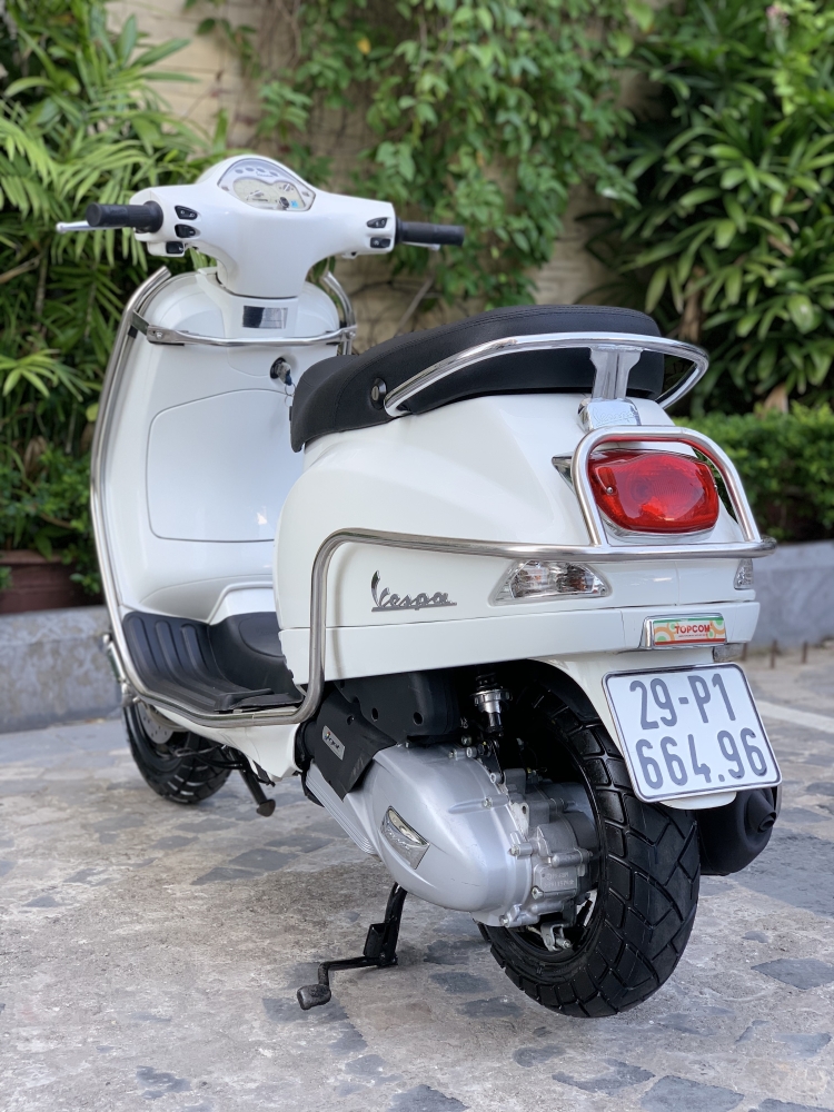 Cần bán LX iGet cuối 2017 màu Trắng đẹp miễn chê.