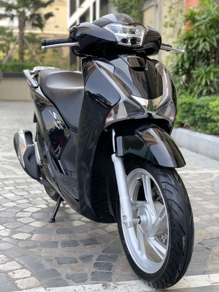 Cần bán SH Việt 125 CBS cuối 2018 màu Đen chạy 2000km quá mới