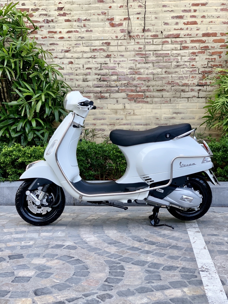 Cần bán LX iGet cuối 2017 màu Trắng đẹp miễn chê.