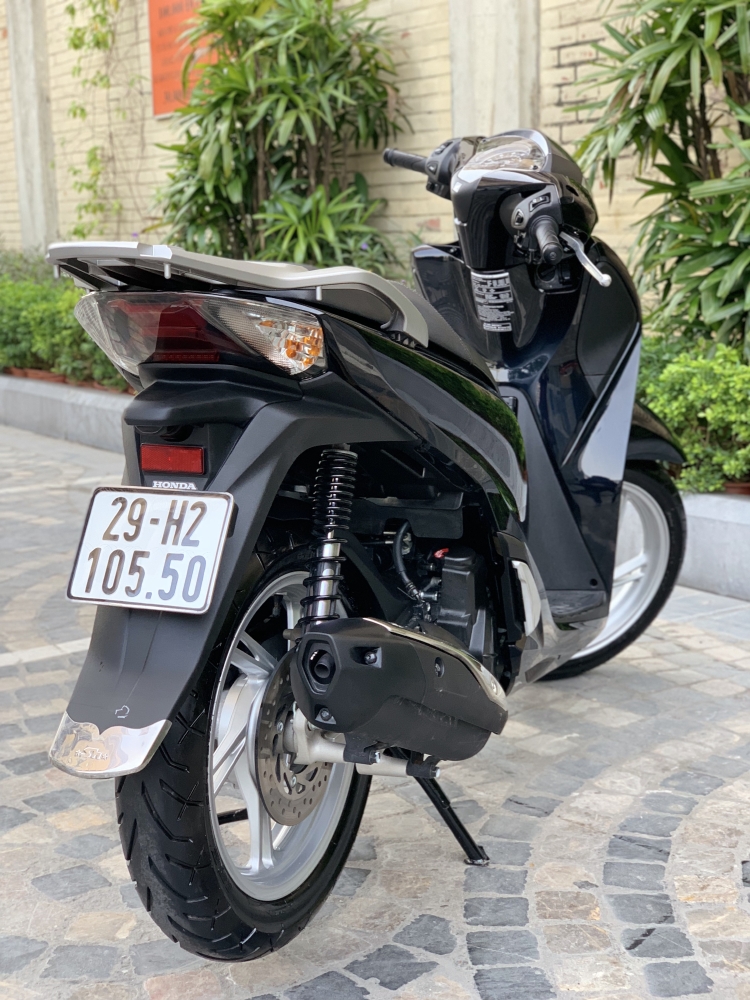 Cần bán SH Việt 125 CBS cuối 2018 màu Đen chạy 2000km quá mới